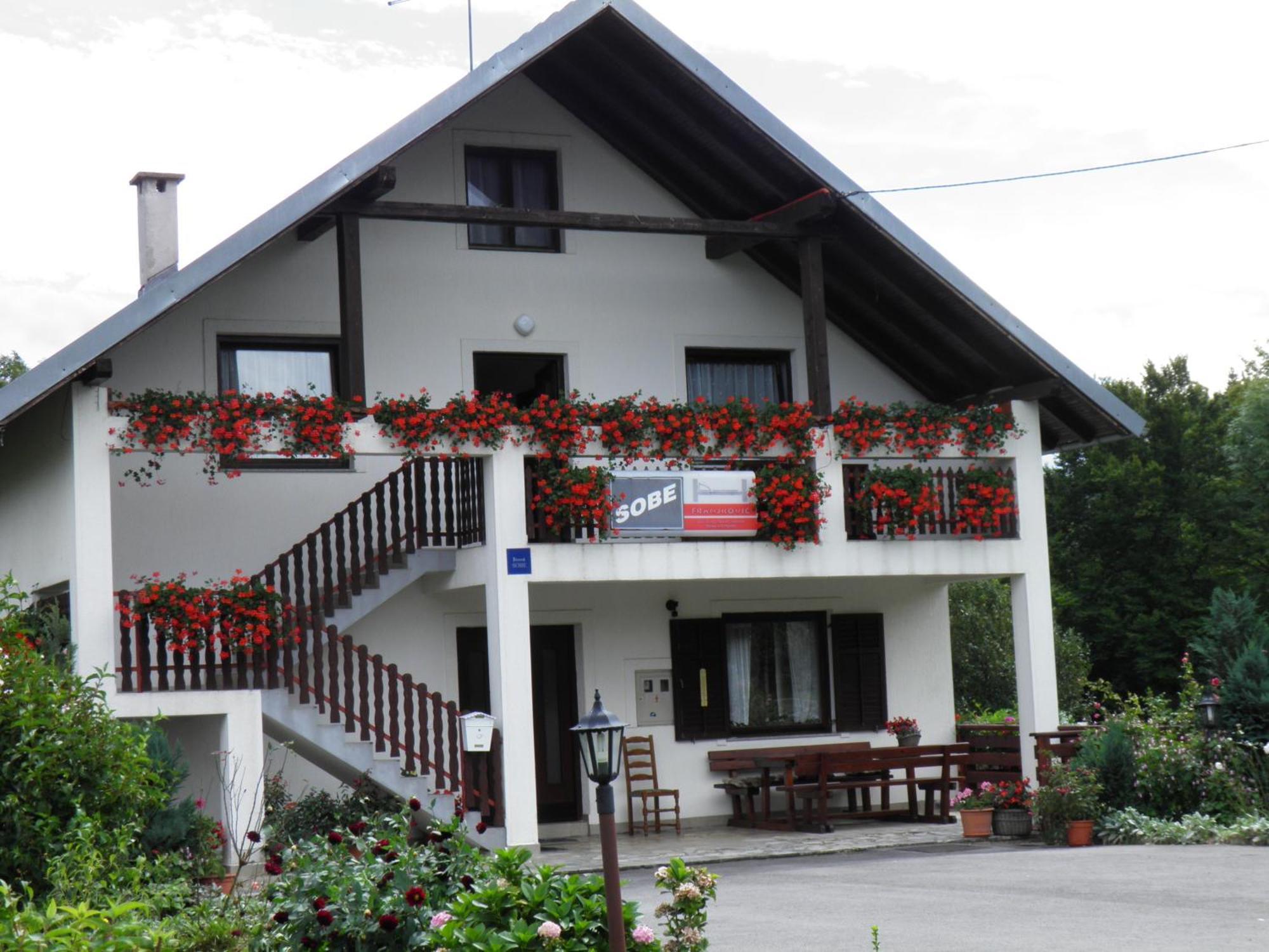 House Janja Plitvice Hotel Seliste Dreznicko Luaran gambar